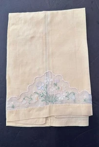 Vintage Embroidered Fine Linen Guest Towel Yellow Organdy Flowers - Picture 1 of 3