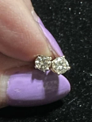 Pendientes de diamantes Tiffany en monturas de oro de 14 k Foto 1 de 4