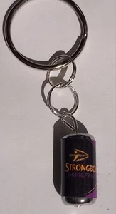 Neuheit Mini Strongbow dunkle Früchte Dose Schlüsselanhänger - Bild 1 von 3