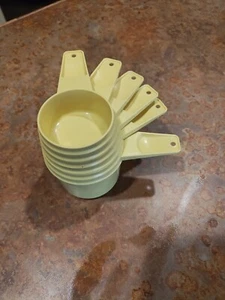Vintage TUPPERWARE Nesting Measuring Cups 6pcs LIGHT YELLOW/ Harvest Gold ? - Picture 1 of 12