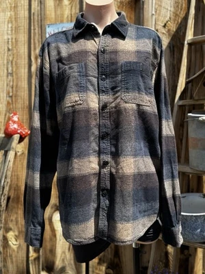 Nice! Dakota Grizzly Men's Flannel Button Down Shirt Size XL - Image 1 of 4