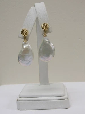 Pendientes colgantes de caviar bola celosía barroca perla luna 18K diseñador LAGOS Foto 1 de 4