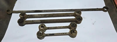 76 77 TOYOTA CELICA RA24 RA29 BARRA DE CONTROL TRASERA BRAZO LATERAL SOPORTE DE MONTAJE DE 3 ESLABONES Foto 1 de 4