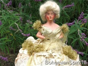 Antigua pantalla de lámpara alemana de media muñeca diseñada por artista - Imagen 1 de 3