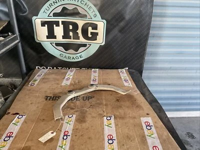 03-22 Nissan 350z 370z Exhaust Mounting Bracket 20711-AF40A - Image 1 of 2