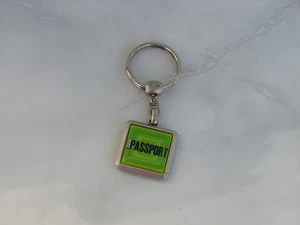 Pasaporte Scotch Whisky Verde Llavero Anillo Publicidad Usado Raro - Imagen 1 de 2