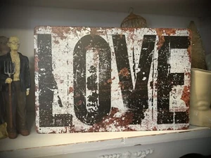Insegna pubblicitaria in metallo stile retrò LOVE 12""X 8"" San Valentino - Foto 1 di 21