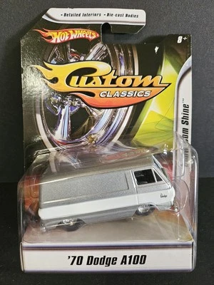 Hot Wheels 2007 Custom Classics prata '70 Dodge A100 Showroom Shine Series - Imagem 1 de 4