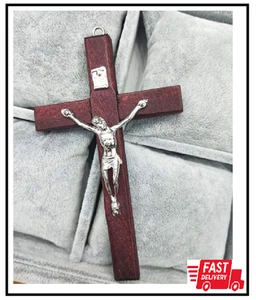 Katholisches Kruzifix Wandkreuz 3er Pack, kleines Holzkreuz mit Jesus für Wohndeko - Bild 1 von 3