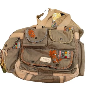 Bellissima borsa tote ricamata Free People verde militare utilitaria - Foto 1 di 4