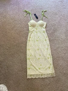 Fashion Nova Midi Lacey Dress Sz med Green NWT - Picture 1 of 10