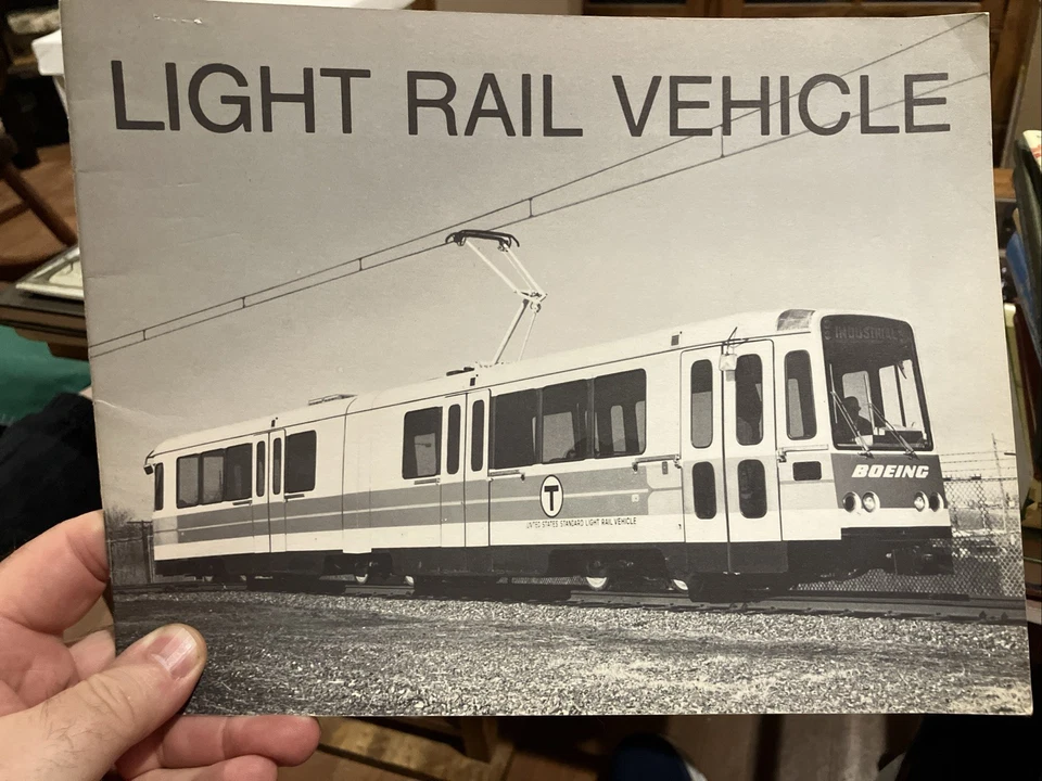 Vehículo de tren ligero (Boeing) para SEPTA Foto 1 de 4