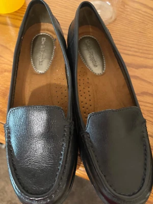 Zapatos para mujer Hush Puppies negros talla 5,5 M de cuero Foto 1 de 4