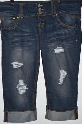 Pantalones de mezclilla elásticos Almost Famous Juniors 13 pedrería con tachuelas destruidos Foto 1 de 4