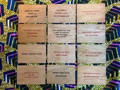 Postal de Jenny Holzer Truisms 2018: ¡JUEGO COMPLETO!  Lote incluye las 12 postales Foto 1 de 4
