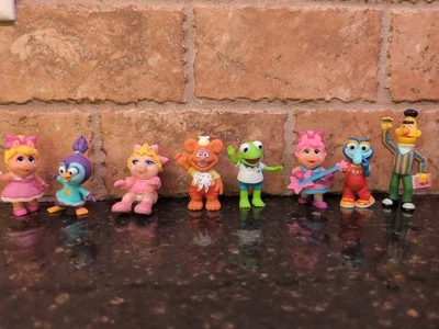 Disney Junior MUPPET BABÉS Conjunto de Figuras Coleccionables Lote 7 Mini Juguetes 2 Pulgadas + Bert Foto 1 de 4