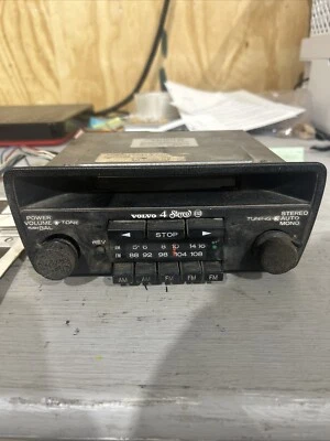 81-82 VOLVO 240 AM FM STEREO RADIO CASSETTE PLAYER 4 STEREO RX-93Q - Image 1 of 4