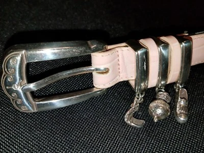NWOT Brighton L|34 PINK Moc Croc Lea. LEATHER Silver-Tone BUCKLE & GOLF CHARMS - Изображение 1 из 4