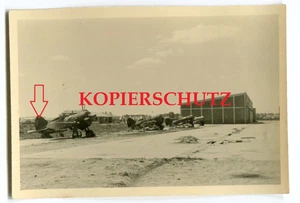 Foto Flugzeug Beuteflugzeug Russland Airplane Aircraft Flugplatz Hangar Russia - Bild 1 von 2