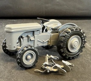 Vintage Massey Ferguson #5012 Traktor 1/35 Conrad Germany - Bild 1 von 10