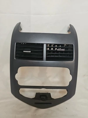 2012-2015 雪佛兰 Sonic Center Dash 收音机装饰边框面板深阿根廷原始设备制造商 — 第 1/4 张图片