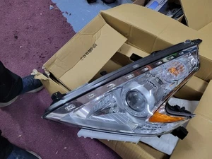 GENUINE NEW NISSAN 370Z LEFT HEADLIGHT 26060 1EK0C - Picture 1 of 3