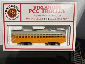 Lot of 2:  HO Scale Bachmann PCC Trolley & San Francisco Cable Car (25-721) - Picture 1 of 12