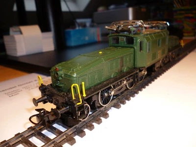 Märklin H0 3356 Schweizer Krokodil 13303 mit gelben Haltestangen analog - Bild 1 von 4