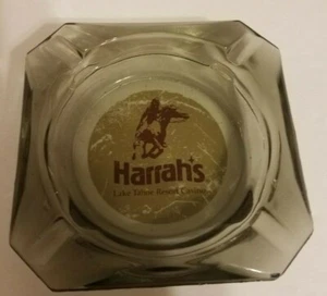 Cendrier vintage Harrah's Lake Tahoe Resort Casino motif courses de chevaux gris fumé - Photo 1/3