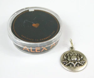 Alex & Ani Lotus Peace Pétalos Colgante Dije Nuevo en Caja Gancho Esterlina Cadena Estación - Imagen 1 de 4
