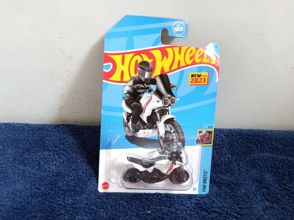 Ducati Desert X 2023 Hot Wheels Motto 1/5 Foto 1 de 1