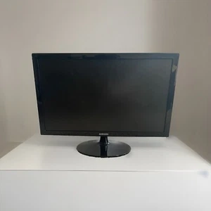 Samsung SyncMaster S24B150BL 23.6 Inch VGA DVI-D 1920 x 1080 Monitor With Stand - Picture 1 of 5