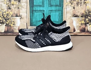 Adidas Women's UltraBoost 5.0 DNA J ‘Oreo’ Black White Athletic Sneakers Size 8 - Picture 1 of 10