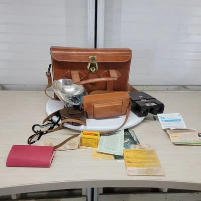 Vintage Stereo Realist 35mm 3D Camera Lot w/ Case, Viewer, Flash, Weston Meter - Image 1 of 4