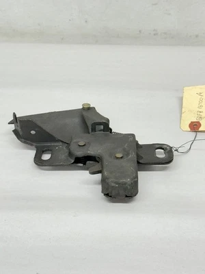 NOS 福特 E2FZ-16700-A 抽油烟机闩锁 – 护送有效期至 1982–90 M177 原始设备制造商钢制 — 第 1/4 张图片