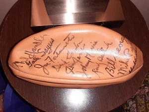 Selten 1965 Chicago Bears Team signierter Ball 10 Autogramme Dick Butkus Gale Sayers & - Bild 1 von 19