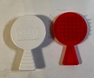 Accesorios para muñecas LOL OMG - 2 cepillos para el cabello - blanco y rojo - Imagen 1 de 1