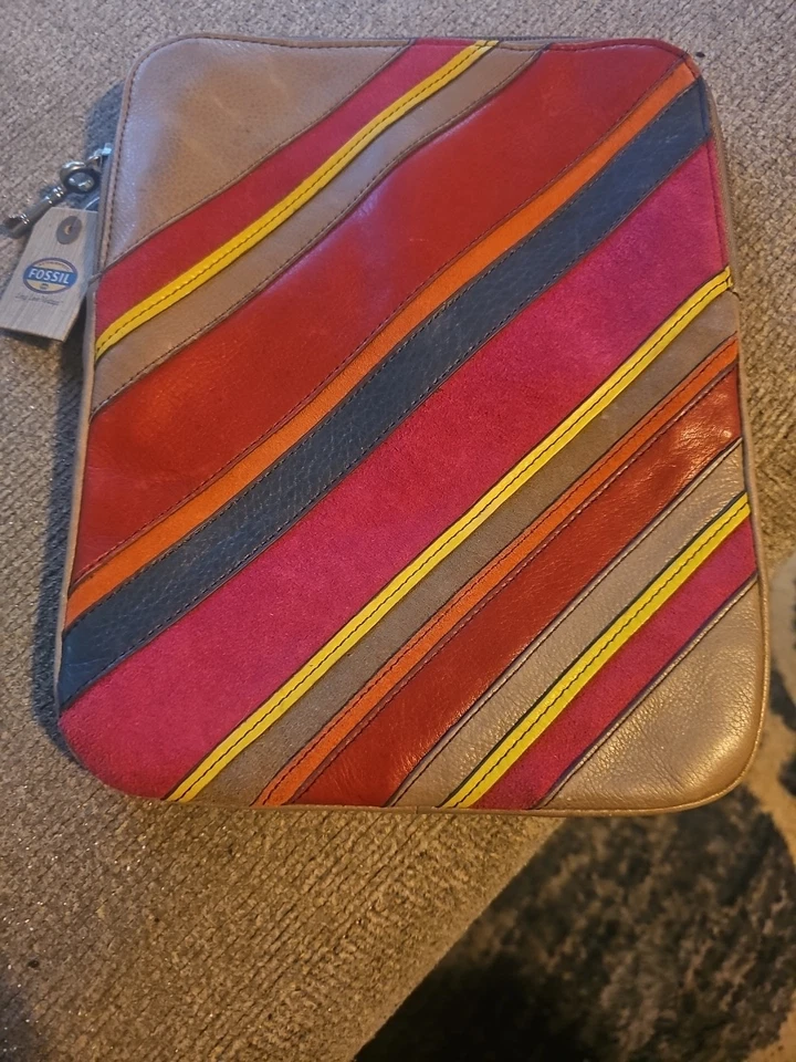 NUEVO CON ETIQUETAS Fossil Cuero Marrón Taupe Con Rayas Ipad, Funda Tablet, Funda Foto 1 de 4