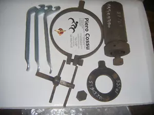 MOTO GUZZI STORNELLO SET 9 PEZZI ATTREZZI CON PIN AQUILA DORATA SPILLA DA ASOLA - Foto 1 di 1
