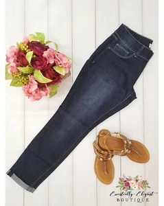 YMI - Royalty For Me Women's 2 Button Cuffed Anklet Jeans - Dark Wash - Picture 1 of 6
