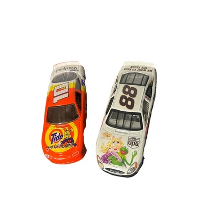 Dale Jarrett #88 UPS / Muppets 25 aniversario 2002, #10 Tide Whirlpool diecast Foto 1 de 4