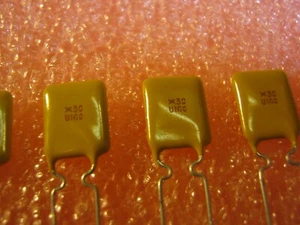 RUE160-2 NOS Lot of 100 from Raychem - Picture 1 of 2