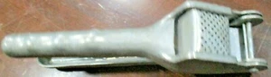 VINTAGE GARLIC PRESS KITCHEN GADGET TOOL SOLID ALUMINUM - Picture 1 of 6