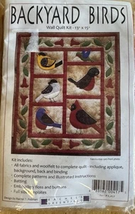 Kit de edredón de pared Backyard Birds Rachel’s of Greenfield 13” x 15” - Imagen 1 de 2