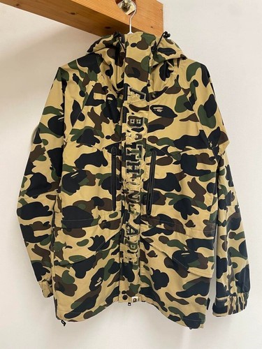 A BATHING APE (BAPE) Giacca snowboard BAPE GORE TEX 1° giallo mimetico A Bathing Ape taglia S