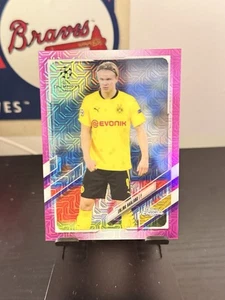 2020 Topps UCL Japan Edition - Chrome Fuchsia Refractor #49 Erling Haaland /125 - Bild 1 von 3