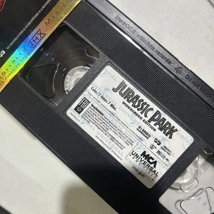 Jurassic Park Widescreen Version VHS Very Clean - Picture 1 of 3
