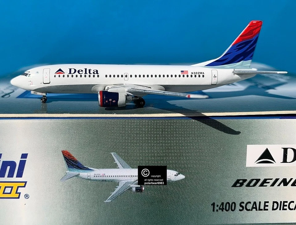 Gemini Jets Delta 737-300 1:400 scale diecast model aircraft. - Image 1 of 1