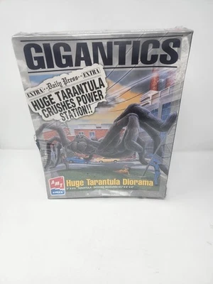 1996 Rare Gigantics Huge Tarantula Diorama Model Kit Sealed, AMT ERTL NOS U145 - Image 1 of 4