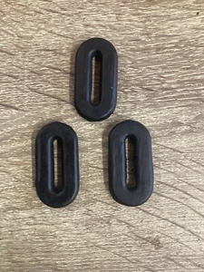 Side Panel Rubber Grommets - Honda KAWASAKI SUZUKI YAMAHA (SET OF 3) 35 X 18mm - Picture 1 of 4